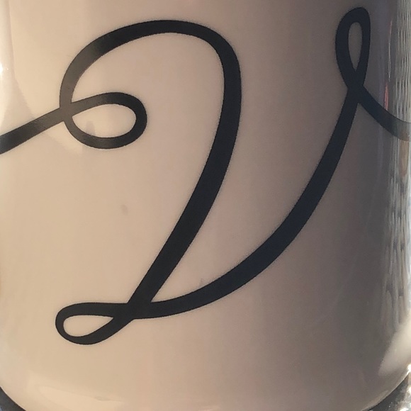 Meet your Posher, Vicky - Picture 1 of 1